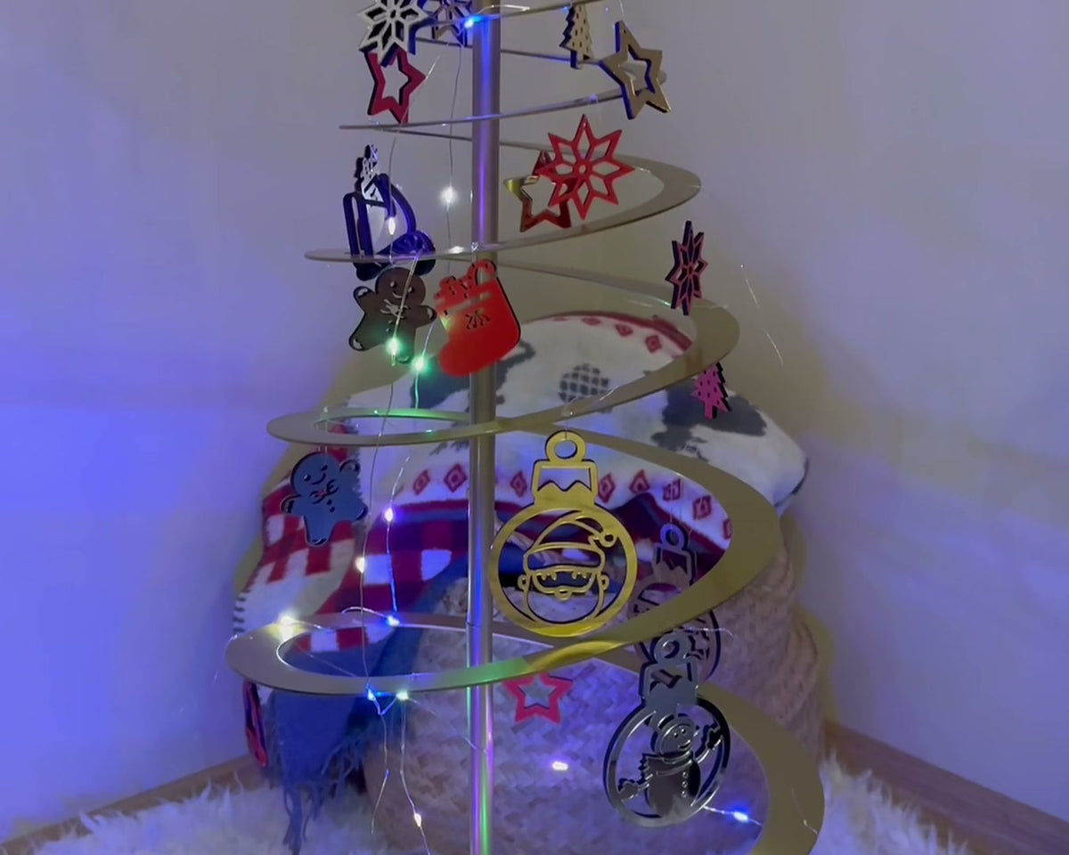 28 Ornaments for a Cozy Christmas Tree