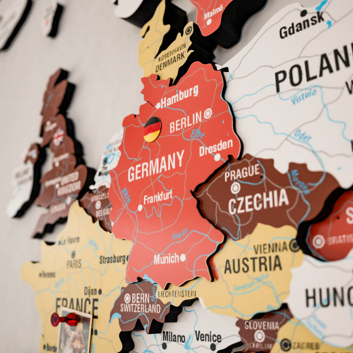 3D Wooden World Map - With Push Pins (Terracota) – ColorfullWorlds