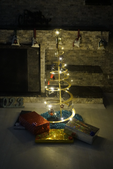 spiral-christmas-tree-metal-xmas-ornament-decoration-tree-metal-wall-decor-mountain-series-metal-wall-decor-metal-home-decor-black-gold-colorfullworlds