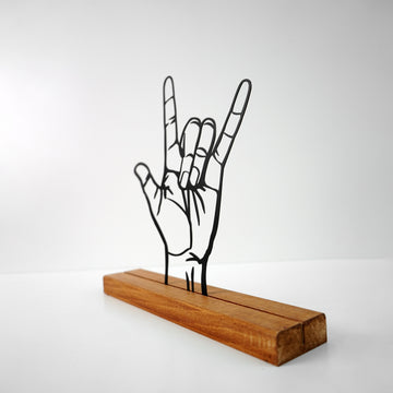 metal-table-decors-metal-table-accessories-victory-&-love-sign-artistic-metal-home-decor-for-modern-designs-colorfullworlds