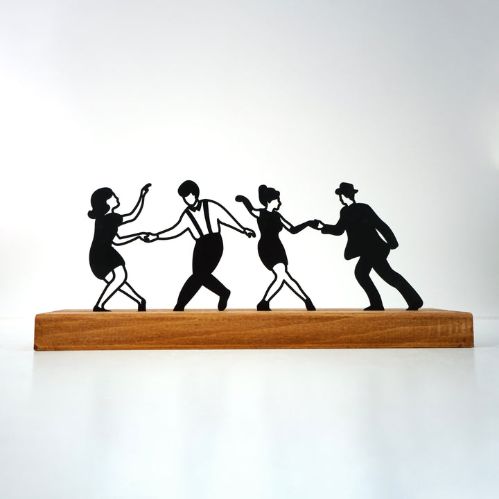 dancing-couples-metal-wall-table-wall-decor-for-home-romantic-touches-colorfullworlds