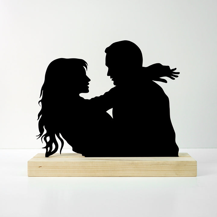 hugging-couples-valentine's-day-special-days-metal-accessory-art-wall-decors-silver-black-office-decoration-colorfullworlds