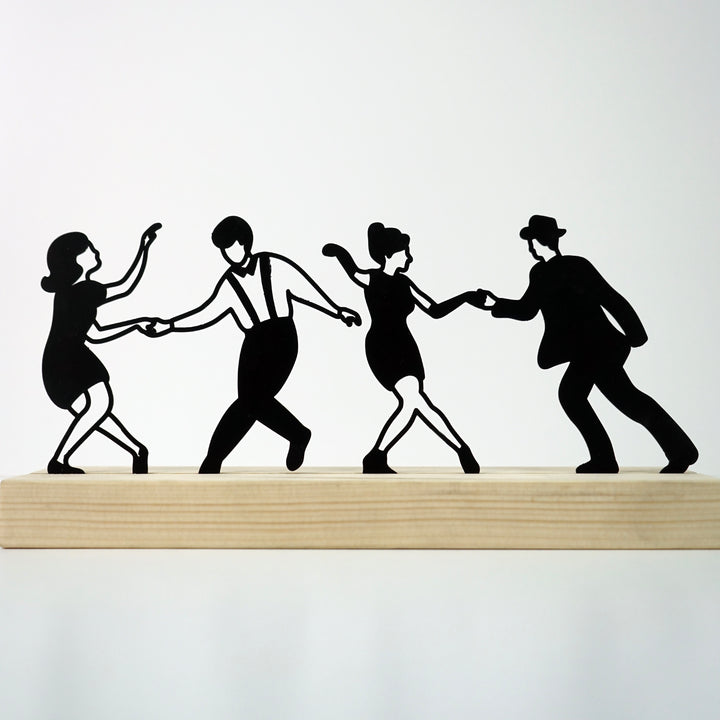 dancing-couples-metal-wall-table-wall-decor-as-a-family-sign-for-harmony-colorfullworlds