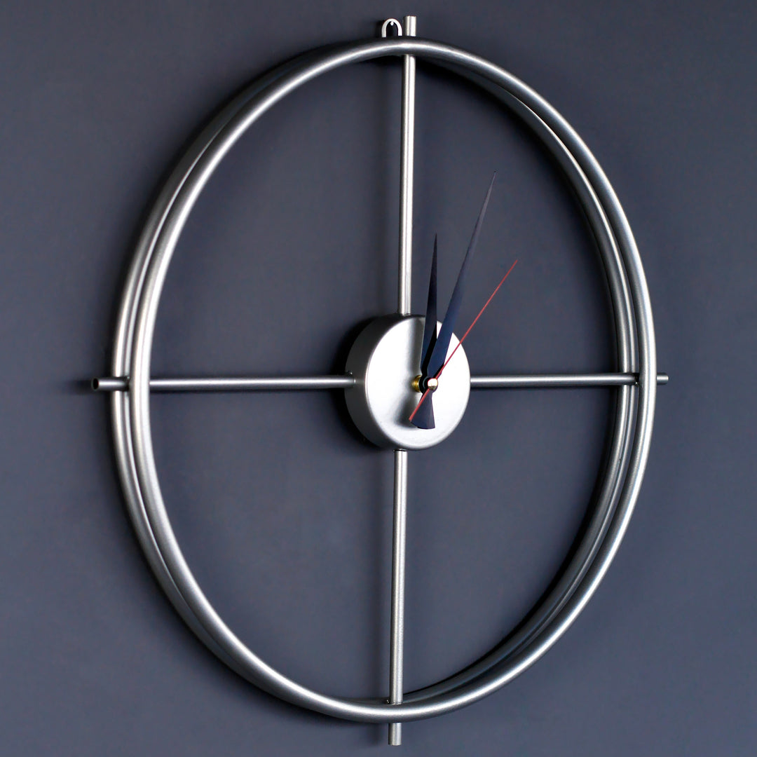 Circular Design Metal Clock Wall Decor