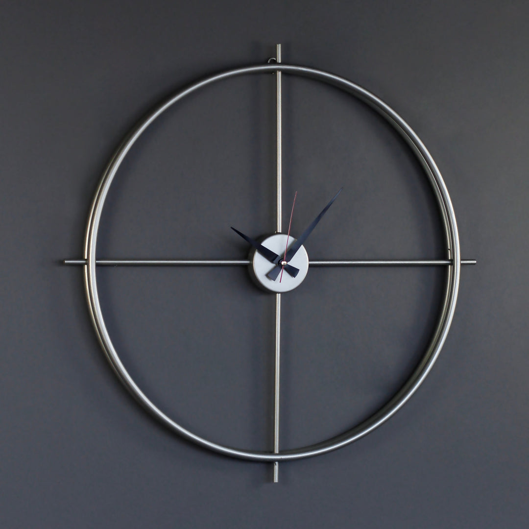 Circular Design Metal Clock Wall Decor