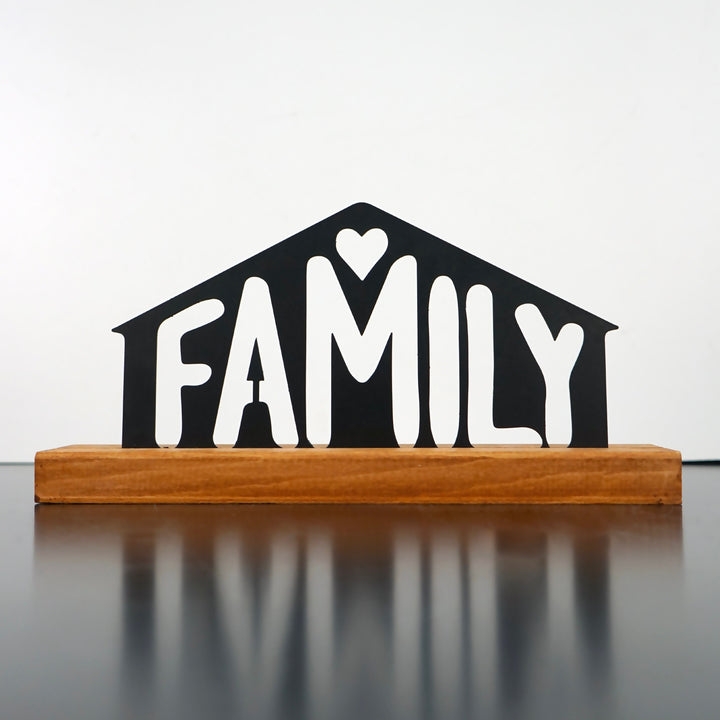 table-decor-with-family-sign-in-metallic-shades-family-sign-table-decor-colored-worlds
