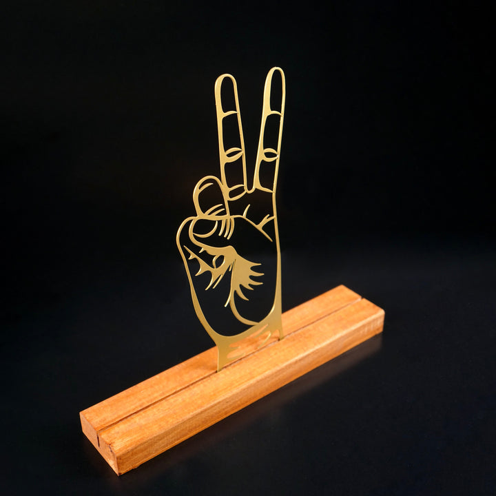 victory-sign-hand-metal-home-decor-metal-table-accessory-gold-colorfullworlds