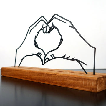 heart-hands-metal-home-decor-metal-table-decors-wall-decors-metal-decor-silver-gold-colorfullworlds