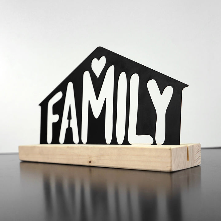 metal-decor-in-family-house-shape-golden-touch-family-sign-table-decor-colored-worlds