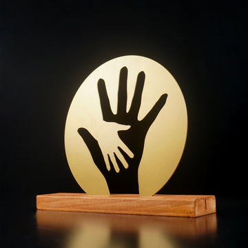 mother-and-child-hands-metal-home-decor-metal-home-decor-home-metal-decoration-stunning-design-colorfullworlds